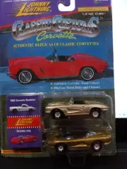 Johnny Lightning 1996 Classic Customs Corvette 2 Pack. 1962 Cprvette Roadster &