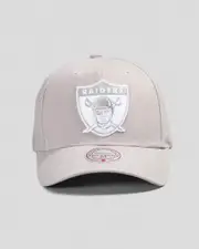 [Mitchell & Ness] Mitchell & Ness Men's Las Vegas Raiders Pro Crown Snapback Cap in Sterling Grey One Size Sterling Grey