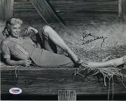 DORIS DAY HAND SIGNED 8x10 PHOTO AWESOME+RARE GORGEOUS YOUNG POSE PSA