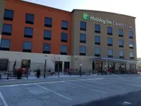 在飛比找雄獅旅遊優惠-HOLIDAY INN EXPRESS & SUITES C