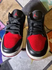 Air Jordan 1 Low Size 5 Youth / 6.5 Women’s