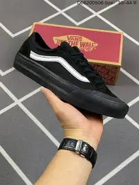 在飛比找Yahoo!奇摩拍賣優惠-范斯 萬斯 Vans Style 36 半月牙包頭鞋頭 黑武