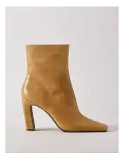 [Basque] Laurissa Boot in Light Tan Leather
