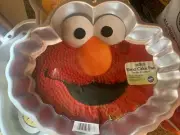 2002 Wilton Elmo Cake Pan 2105-3461