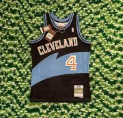 New Mitchell & Ness Cleveland Cavaliers Shawn Kemp 1997-98 Swingman Jersey Sz. M