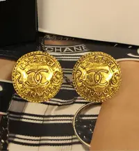 在飛比找Yahoo!奇摩拍賣優惠-chanel*vintage*80年代出品*chanel金幣