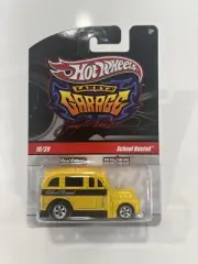HOT WHEELS GARAGE 2010 Larry's Garage School Busted 10/39