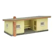 Bachmann 44-0160B OO Scale Narrow Gauge OO9 Corrugated Station Brown/Cream NEW