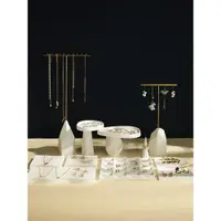在飛比找ETMall東森購物網優惠-首飾展示架 白色石膏T型耳環架戒指收納托盤飾品珠寶陳列拍攝擺