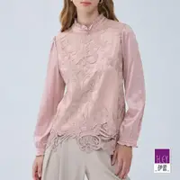 在飛比找momo購物網優惠-【ILEY 伊蕾】復古奢華立領蕾絲上衣(粉色；M-XL；12
