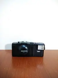 在飛比找Yahoo!奇摩拍賣優惠-Olympus XA1 + A9M閃燈 底片相機 Lomo