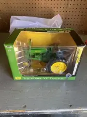 ERTL 1/16 Precision Key Series 2 John Deere The Model "G" Tractor MINT MINT
