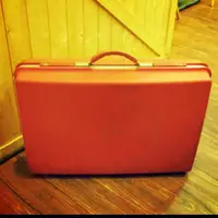 在飛比找蝦皮購物優惠-復古大紅色行李箱