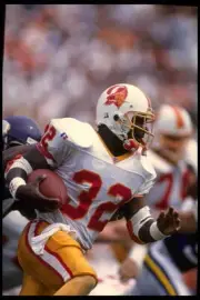 Running back Errict Rhett Tampa Bay Buccaneers carries the foot 1995 Old Photo 1