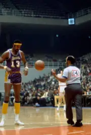 Wilt Chamberlain Of The Los Angeles Lakers 1970 OLD BASKETBALL PHOTO 9