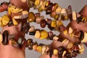 *MOOKAITE* Bracelet Chip Bead Tumbled Stones Elastic Healing Crystal Decisions