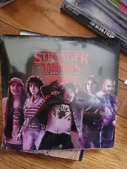 A 16 MONTH - 2025 wall Stranger Things (Calendar)