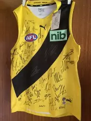 2022 Signed Clash Guernsey Richmond fC