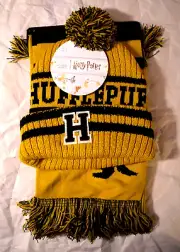 Harry Potter Team HUFFLEPUFF - Knit Hat and Scarf - BRAND NEW - SHIPS FREE!