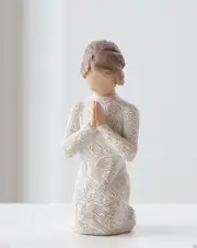 Willow Tree Figurine Prayer of Peace By Susan Lordi 27158 Lighter Skin Tone