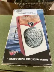 VintageTreasure sound of America Transistor Am/Fm Portable Radio. Oliver Beene.