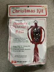 Fibre Craft Christmas Kissing Ball Kit Mistletoe Macrame Knots 2132 New Sealed