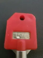 T-008 Red Candy vend Gumball key fits multiple machines 1-800,LYPC,V-line SEAG
