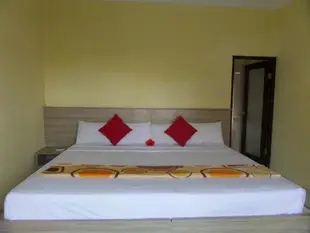 烏布公寓套房 - 24平方公尺/1間專用衛浴Big bed for 3 pax, walking distance to Ubud centre