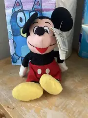 BRAND NEW WITH TAG DISNEY STORE MICKEY MOUSE BEAN BAG