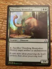 1 x FOIL Thrashing Brontodon (Rivals of Ixalan) NM/M