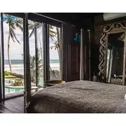 Absolute Beachfront Villa Laut