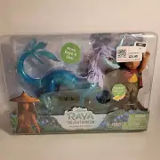 2021 Disney Raya and The Last Dragon Petite Raya & Sisu Gift Set Sisu Lights Up