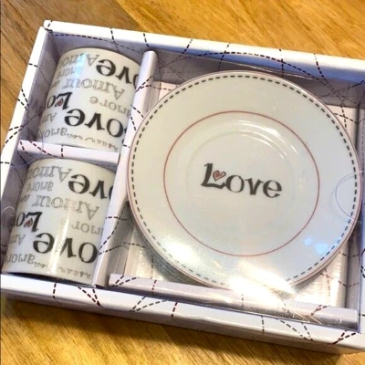 Artisano Designs LOVE Espresso/Demitasse 2 Cups & Saucers - New Gift Set in Box