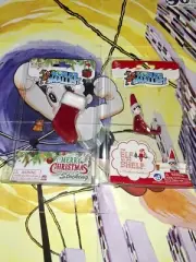 World's Smallest #577 #8710 THE ELF ON THE SHELF/ XMAS STOCKINGS MINI FIGURE NEW