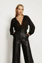 landen relaxed blouse in black