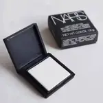 現貨✅定妝界標竿小白餅💓 NARS 裸光蜜粉餅攜帶迷你版1.8G