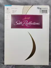 Hanes Silk Reflections Control Top Sandalfoot Pantyhose 717 Size CD Pearl