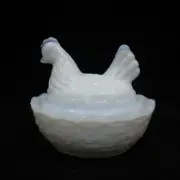 McKee SUMMIT White MILK Glass CHICK Hen On Nest SALT Cellar DIP HON Chicken