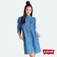 Levis 牛仔洋裝 / 高質感珍珠釦 / 中藍水洗 女 人氣新品 85793-0000