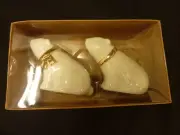 NEW IN BOX ARLINGTON DESIGNS WHITE AND GOLD POLAR BEAR SALT PEPPER SHAKERS