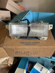 NOS 1972-1974 FORD LINCOLN LH CORNING LIGHT D3LY-15A201-B