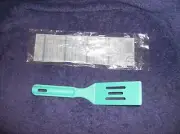 NEW 8" AQUA BLUE TURNER TOOL REMOVE BROWNIES SPATULA NEW IN PACKAGE