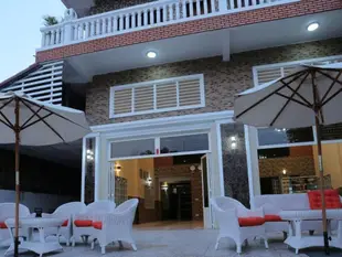 約翰遜海灘酒店Johnson Beach Hotel