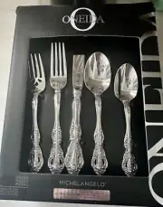 Oneida MICHELANGELO 18/10 Stainless Flatware Set (Service for Six) Plus 4 Pc.￼