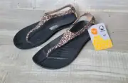 Crocs Sexi Flip Flop Women's Size 7 Thong Leopard Slip On Serena Sandals NWT