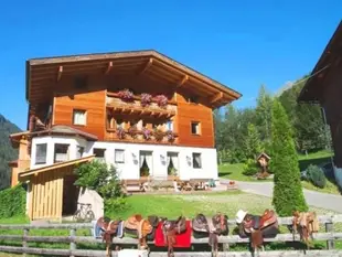 Hotel Ortnerhof - Reiten Wandern Genießen