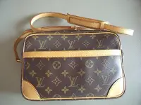 在飛比找Yahoo!奇摩拍賣優惠-LV Monogram 字紋 空姐包 斜背包 M51274經