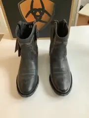 NIB Ariat Billie Unbridled Side Zip7” Distressed Pebbled Black Cowboy Boots 6