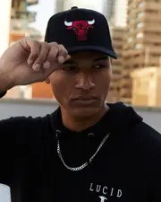 [Mitchell & Ness] Mitchell & Ness Men's Chicago Bulls Team Logo Snapback Cap in Black One Size Black