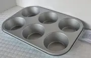 Pampered Chef ~NEW~ LARGE MUFFIN PAN - Make MINI Pies & GIANT Muffins - EZ Clean